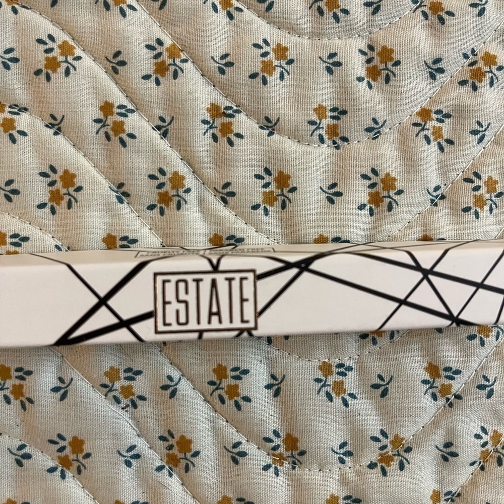 Estate Liquid Eyeliner - Picture 2 of 5